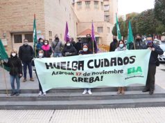 Delegados y delegadas de ELA y trabajadoras de residencias de la ribera reivindican la «publificación» del sector