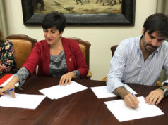 La consejera Solana y el alcalde Larrarte firman el convenio que garantiza la subvención del Conservatorio de Tudela Conservatorio de Tudela