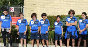 Integrantes de los equipos benjamín, alevín e infantil del Arenas de Triatlón