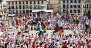 Gigantes y Cabezudos en Tudela 2026: horarios y recorridos en las Fiestas de Santa Ana