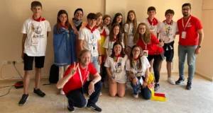 El equipo tudelano con el jurado científico de la competición