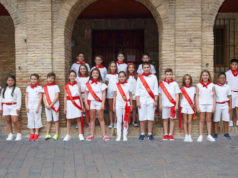 Los niños de cuarto de primaria se quedan sin su día de fiestas en Villafranca Grupo de peques que este año iban a protagonizar el Día del Niño