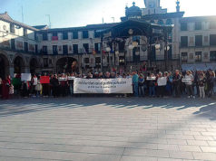 Decenas de personas secundan la movilización en solidaridad con Palestina