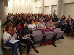 Educación organiza una jornada sobre suicidio en las aulas Participantes en la jornada que se celebró en Pamplona