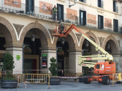 Trabajos de reforma en la fachada de la Plaza de los Fueros de la Residencia Nuestra Sra. de Gracia
