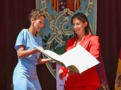 Dolores Redondo recibe el premio Príncipe de Viana
