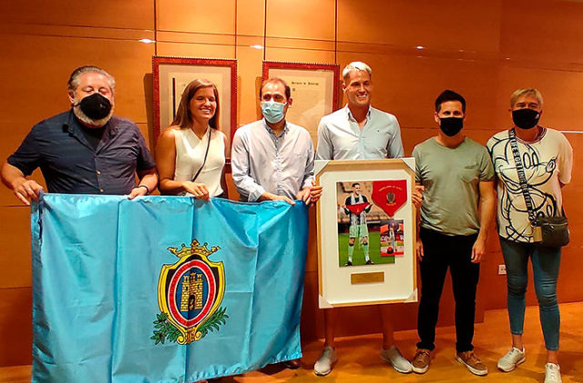 reconocimiento a alex remiro