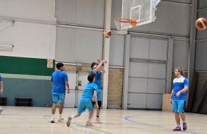 El Baloncesto Arenas arranca el año con victorias de sus categorías base y lecciones para el senior Baloncesto Arenas