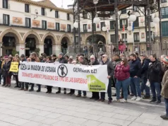 Concentración contra la guerra en Tudela en el primer aniversario de la invasión de Ucrania Concentración contra la guerra en Tudela