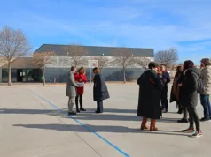 Contigo Tudela plantea a UPN una solución «compartida» a la cubierta de Huertas Mayores Visita al colegio que reclama la cubierta de Huertas Mayores